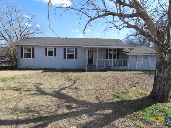 210 E Tomlinson St, Florence, TX 76527
