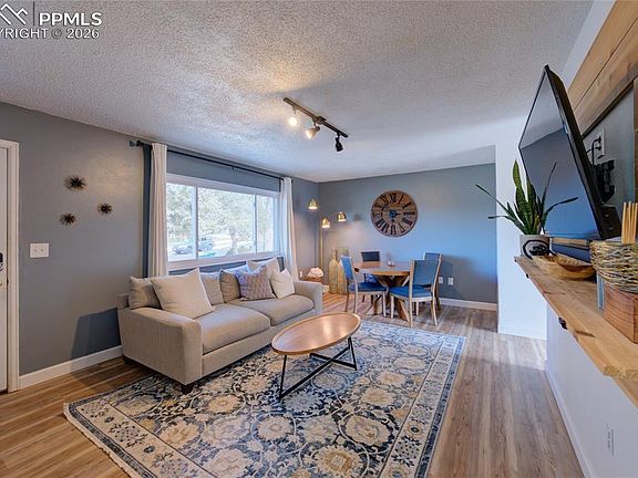 3rd image of 4717 S Gracemoor Cir