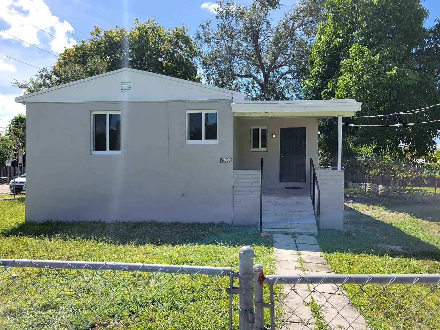 3 bed, 1100 sqft, $3,200 — Photo 1
