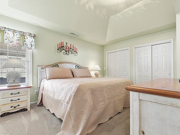 5th image of 4002 Acorn Way