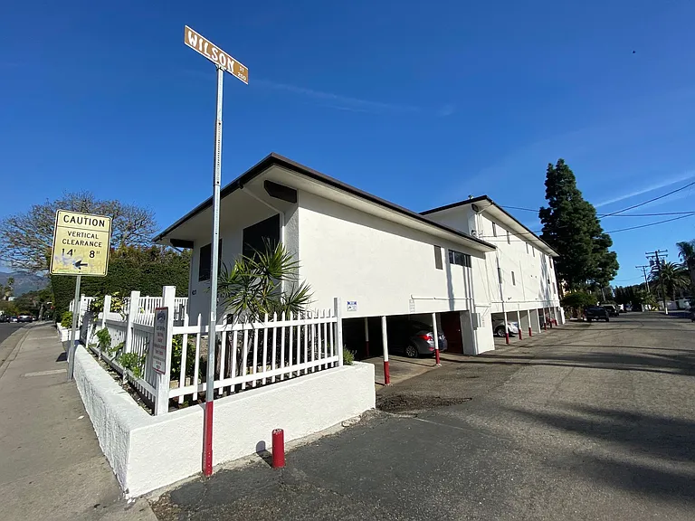 427 W Montecito St — Photo 5