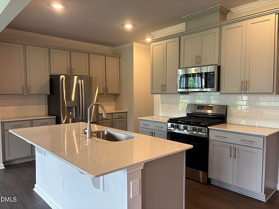 3rd image of 1476 Maple Branch Cir