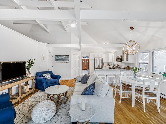 3rd image of 111 SCHOOL Street APT 9