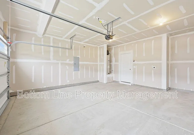 2029 Titanium Rock Rd — Photo 31
