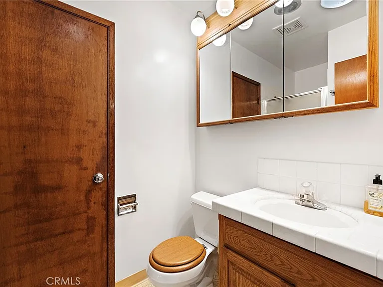 509 California Dr — Photo 12