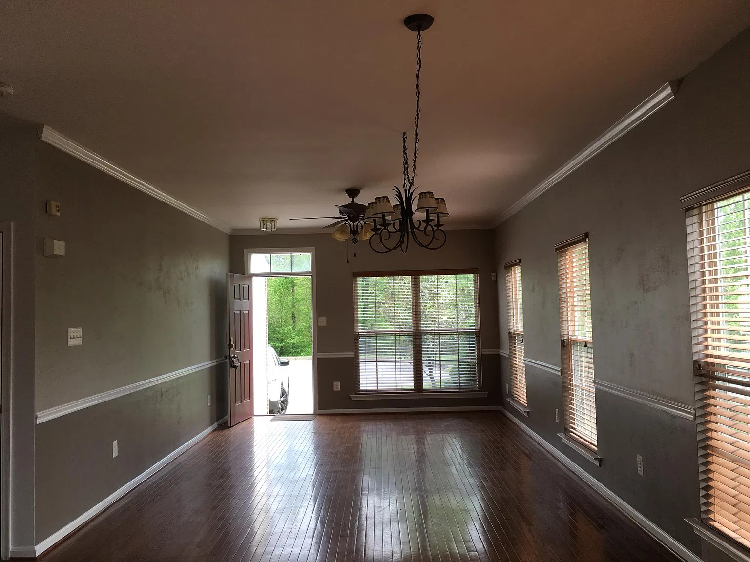 3 bed, 3.5 bath, 1975 sqft, $2,700 — Photo 4