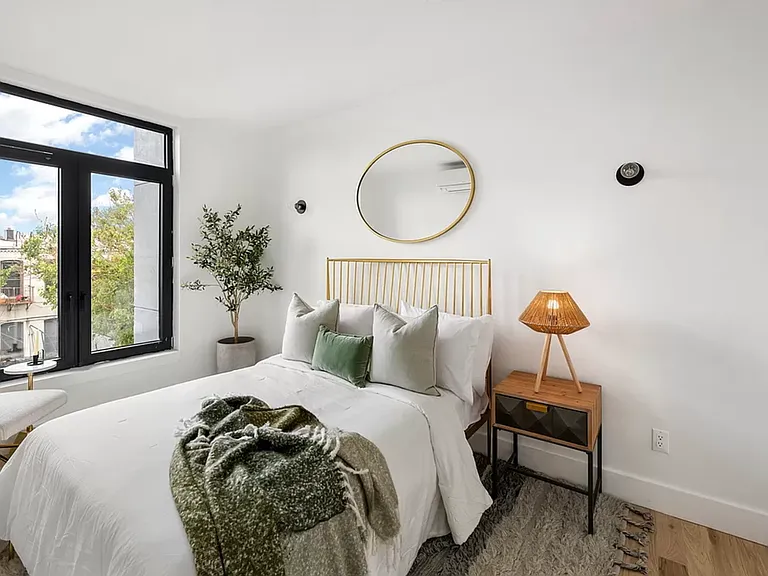 75 McGuinness Blvd #4B — Photo 5