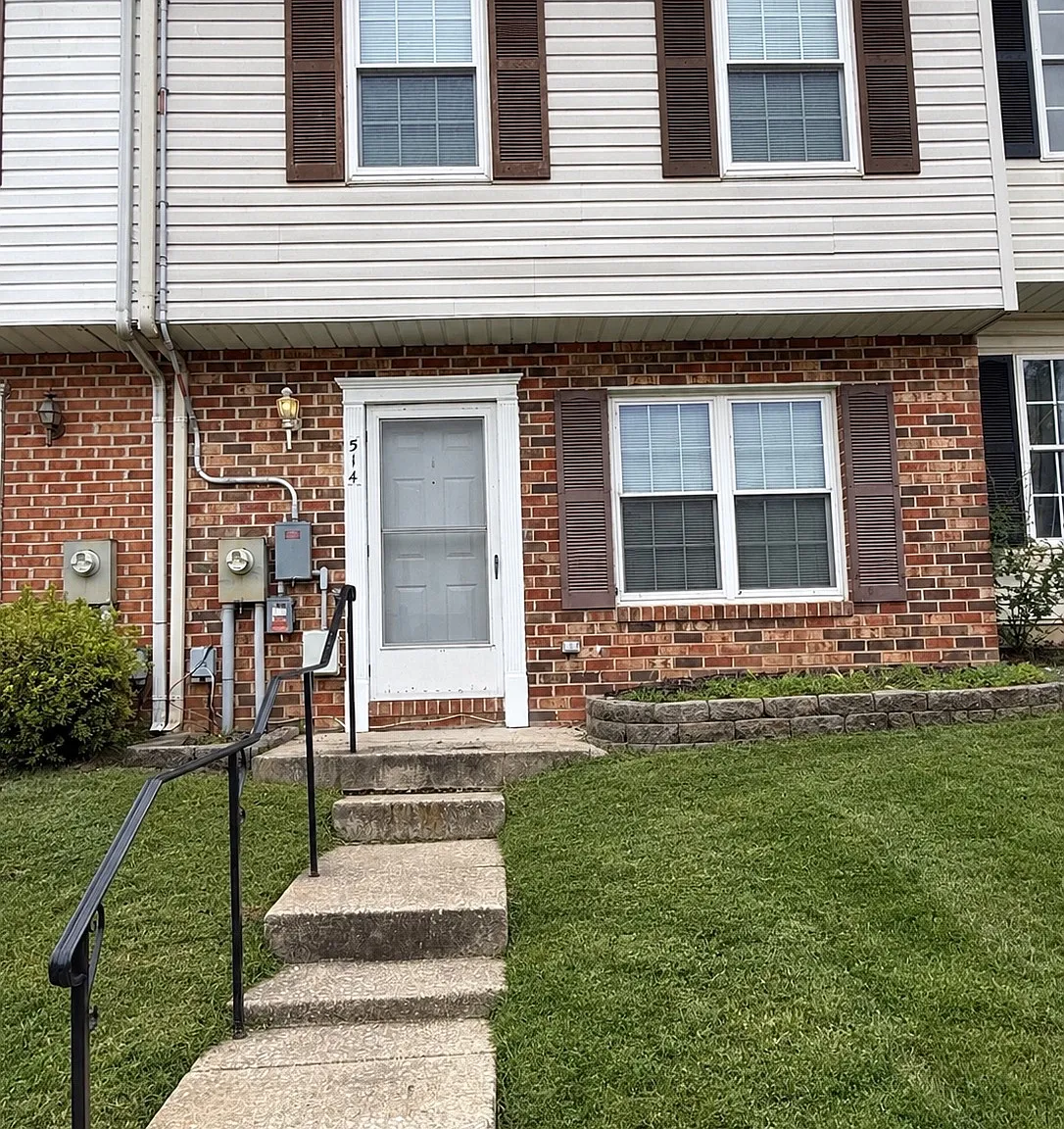 3 bed, 1.5 bath, 1200 sqft, $2,000 — Photo 1