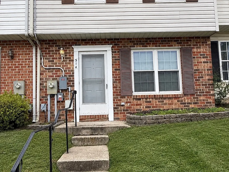 514 Gloucester Ct