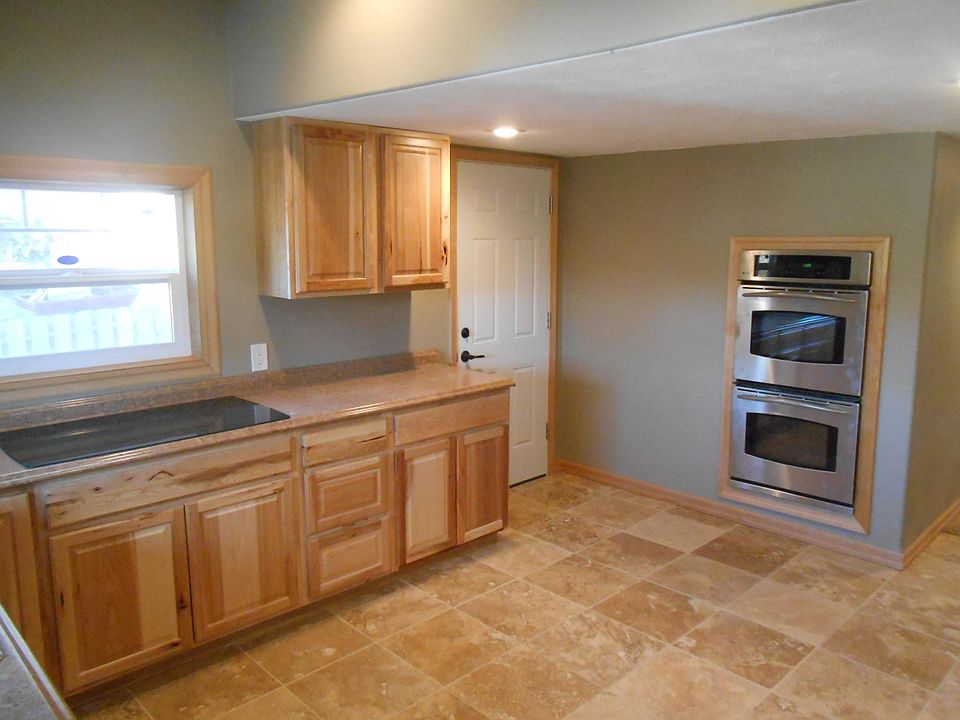 1st image of 843 N Government Way