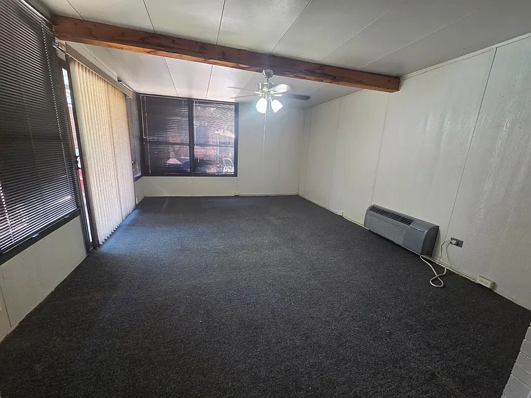 1717 N Locust St — Photo 36