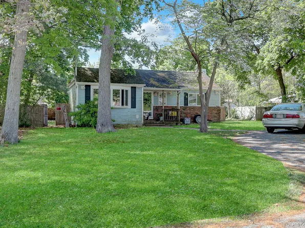 50 Ridgedale Avenue, Farmingville, NY 11738