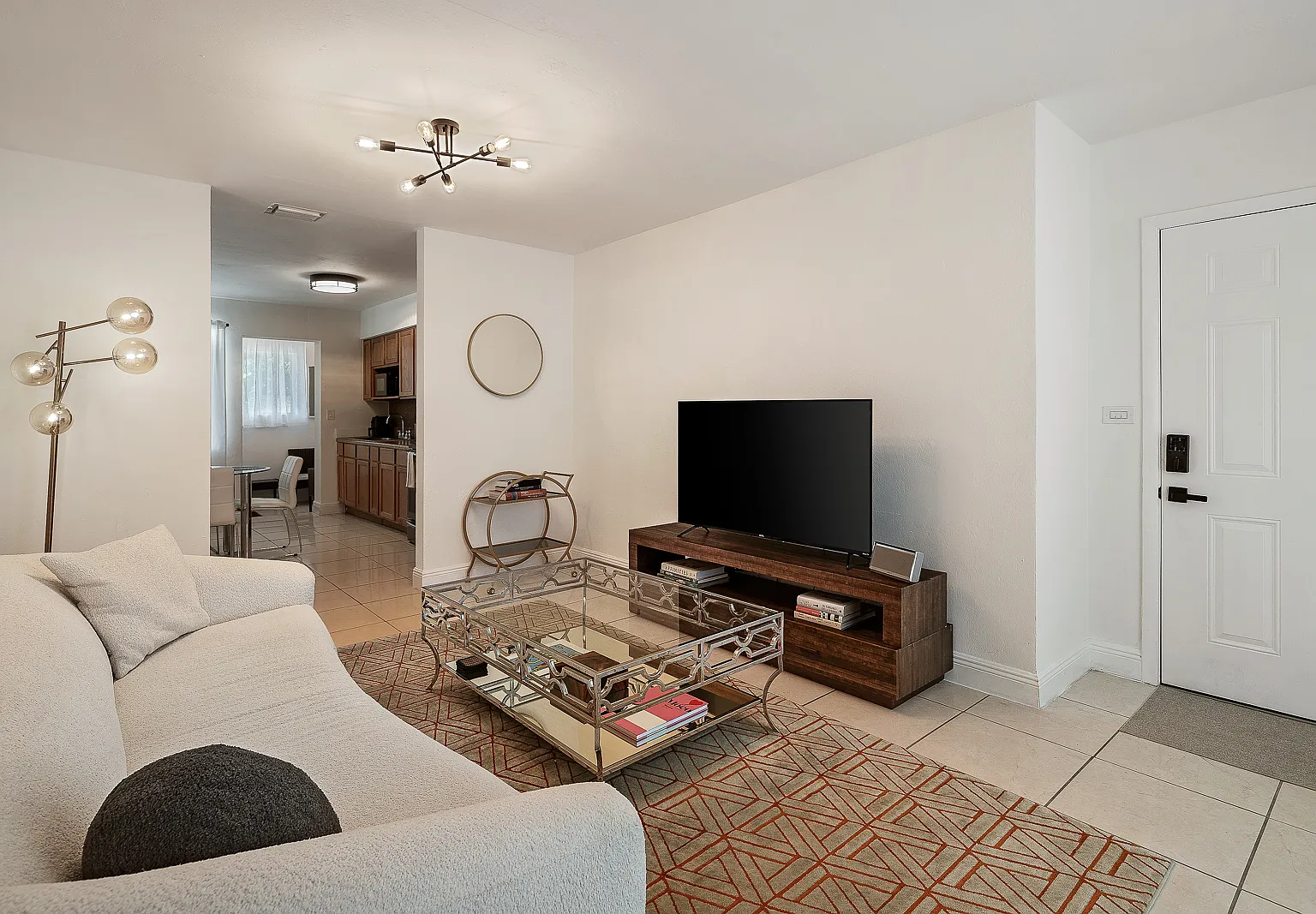 2 bed, 940 sqft, $2,900 — Photo 1