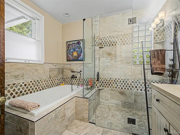 615 N Emerson St — Photo 25