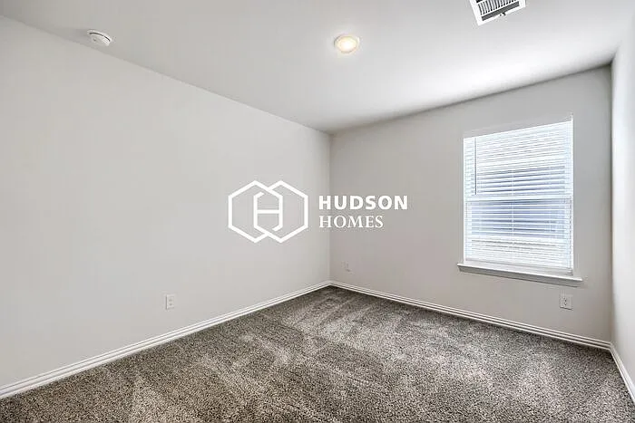 426 Rose Ave — Photo 5