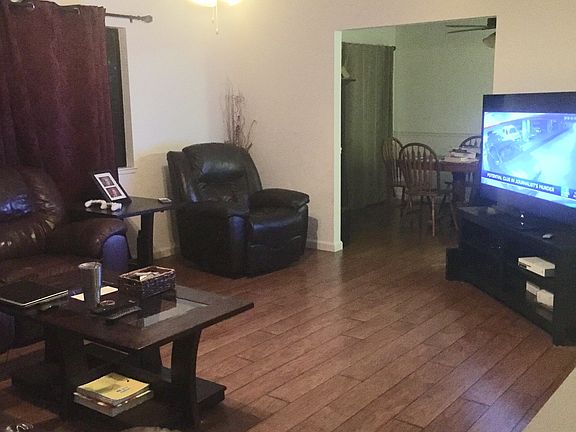 3rd image of 490 Aberdeen Way