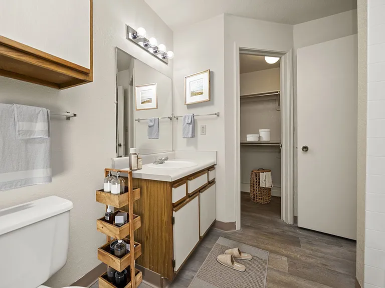Jordan (Classic) - 2 Bed / 2 Bath - 1,000 Sq.Ft.