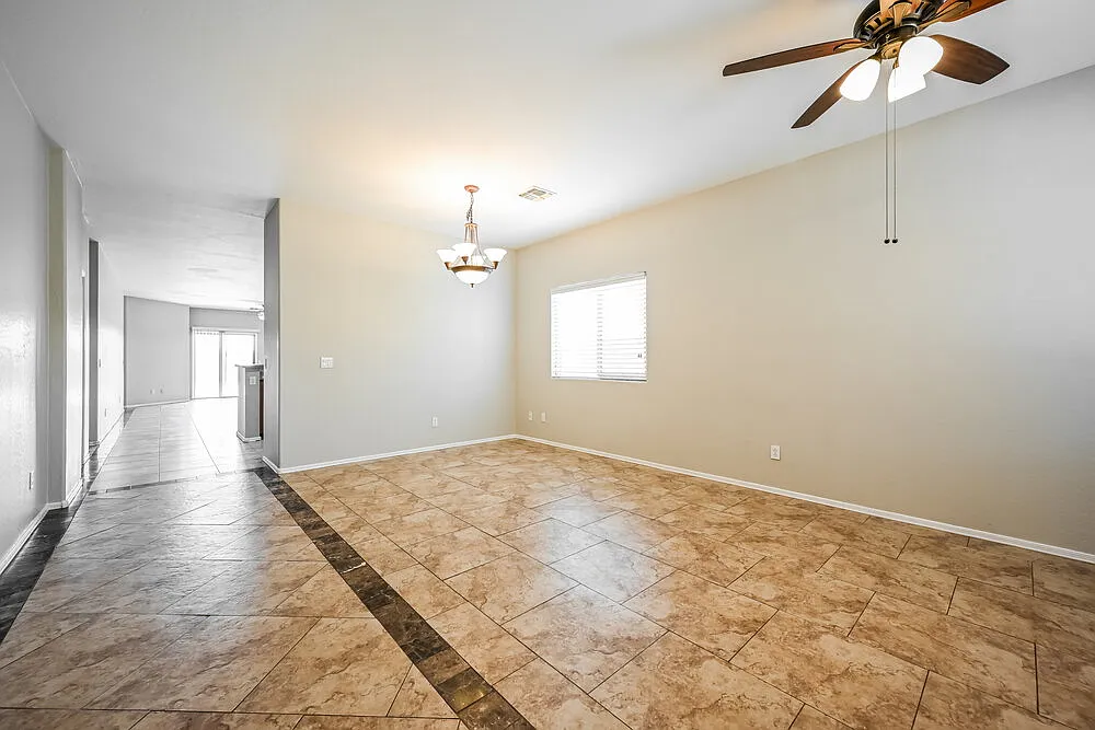 4 bed, 2.0 bath, 1916 sqft, $2,695 — Photo 4