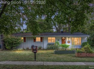 2711 Canterbury Rd, Ann Arbor, MI 48104