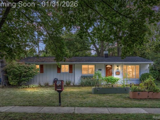 2711 Canterbury Rd, Ann Arbor, MI 48104