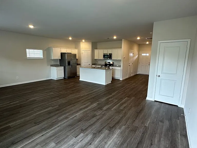 304 S Lake Ct — Photo 7