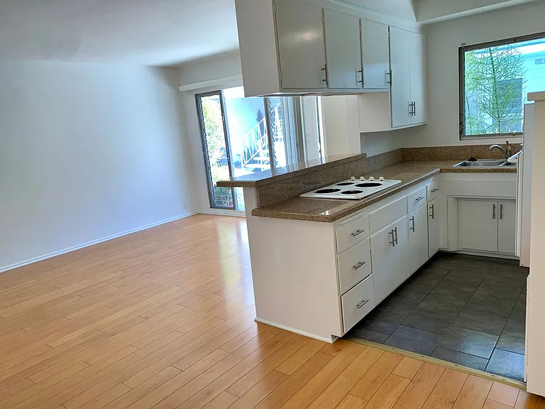 3322 Mentone — Photo 13
