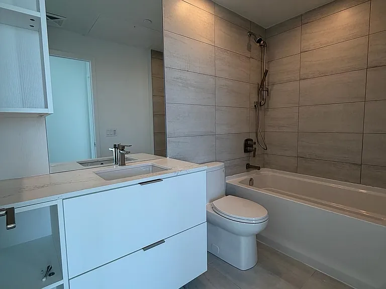 1 Fairview Rd E #1002 — Photo 3