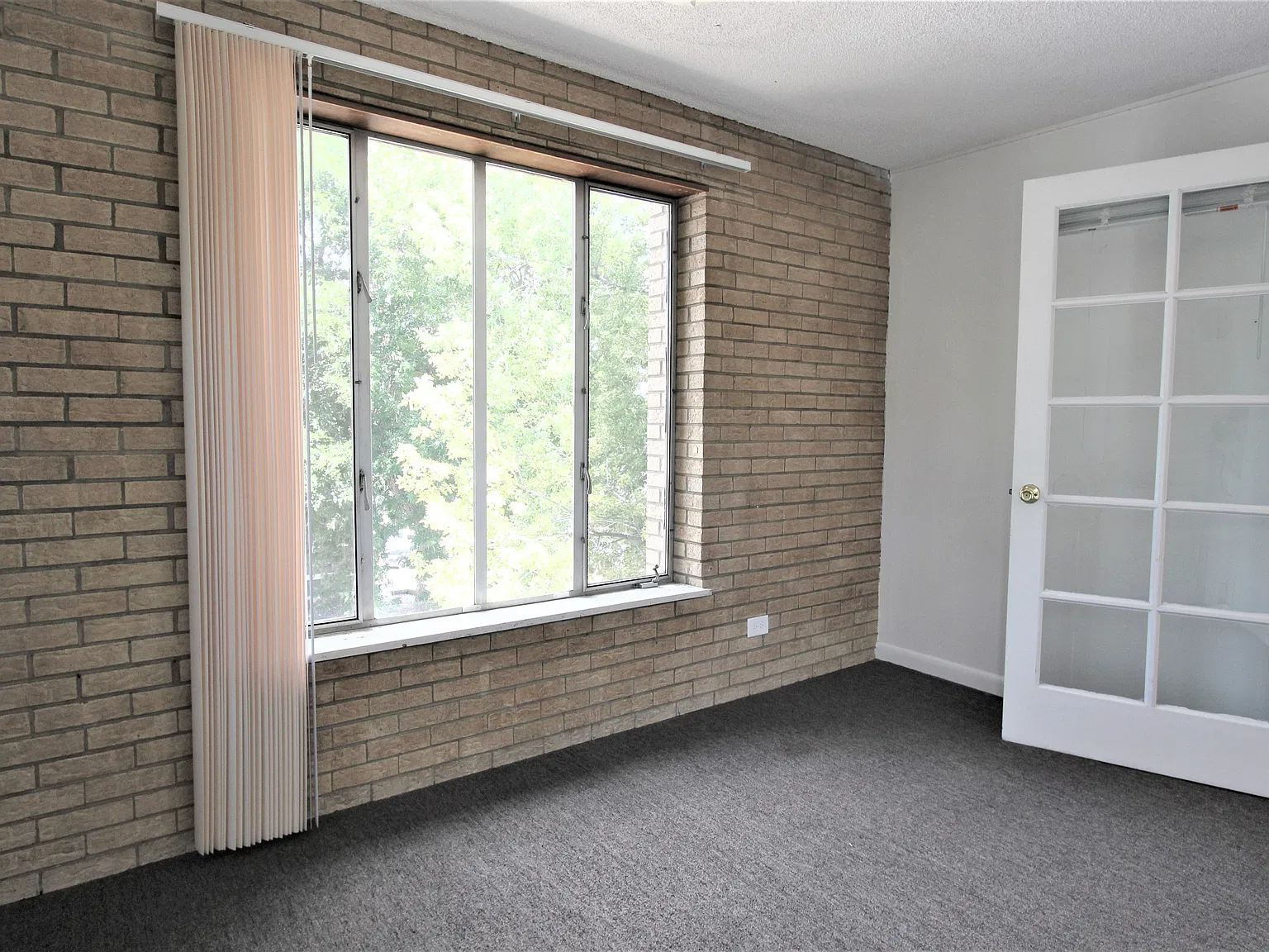 1138 Grandview Ave — Photo 3