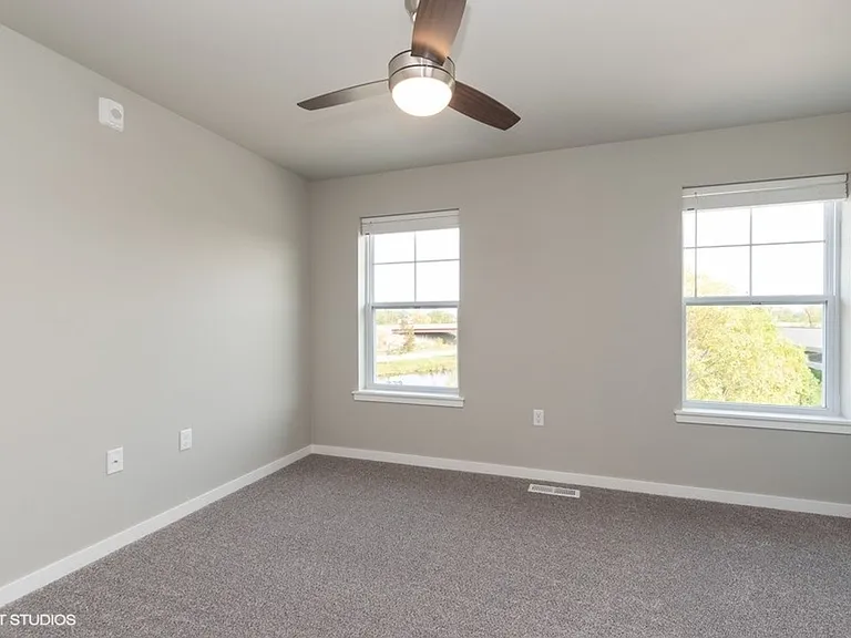 5115 N River Blvd NE — Photo 27