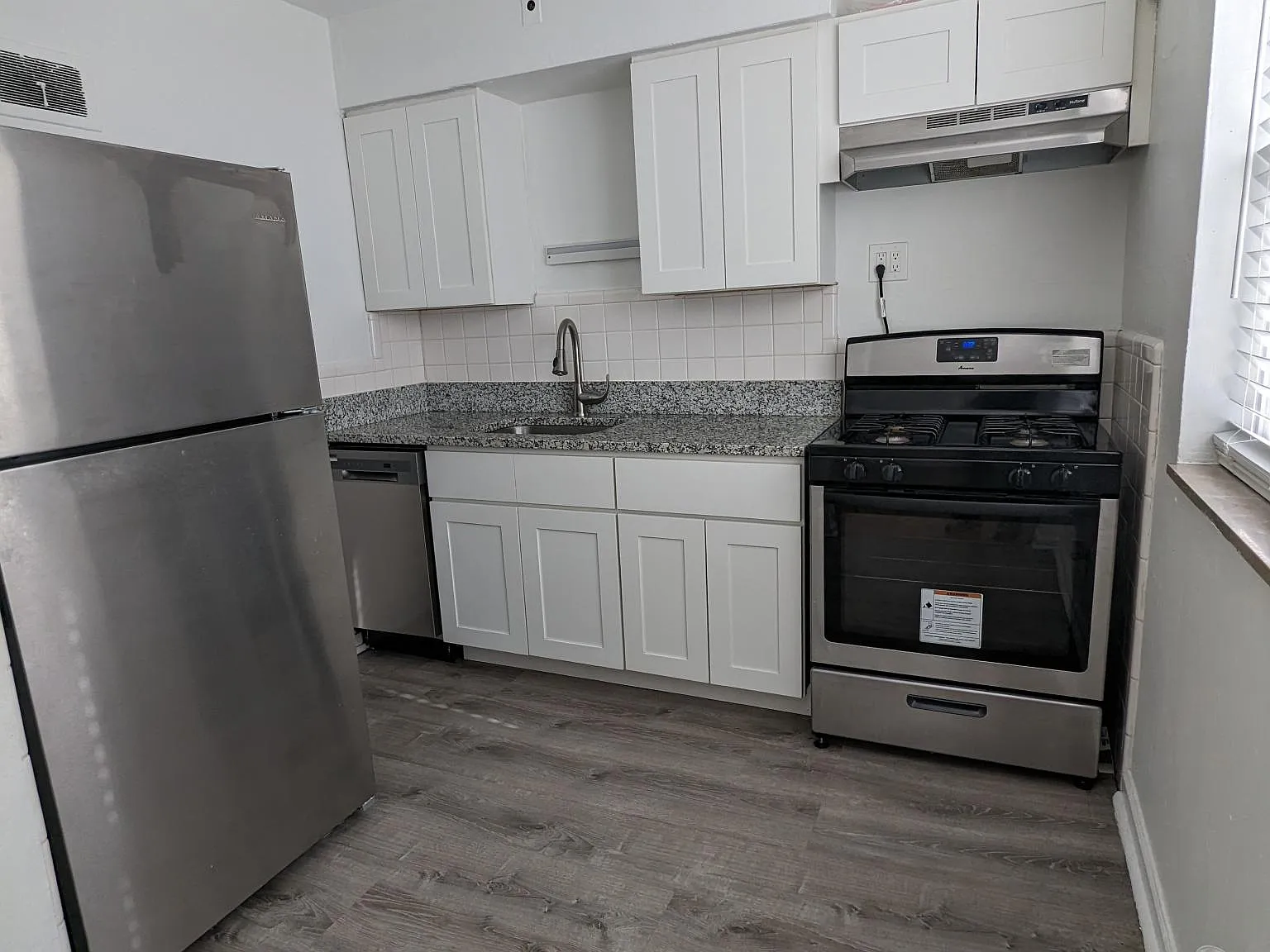 1 bed, 800 sqft, $995 — Photo 4