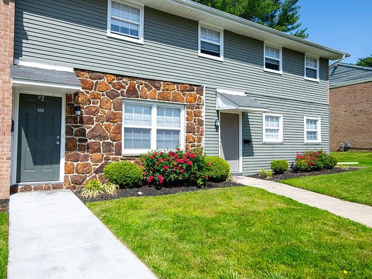 Vineland Village Apartment Homes — Photo 1