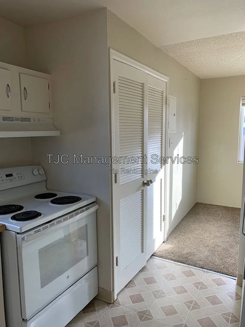 3 bed, 1.0 bath, 650 sqft, $1,685 — Photo 4