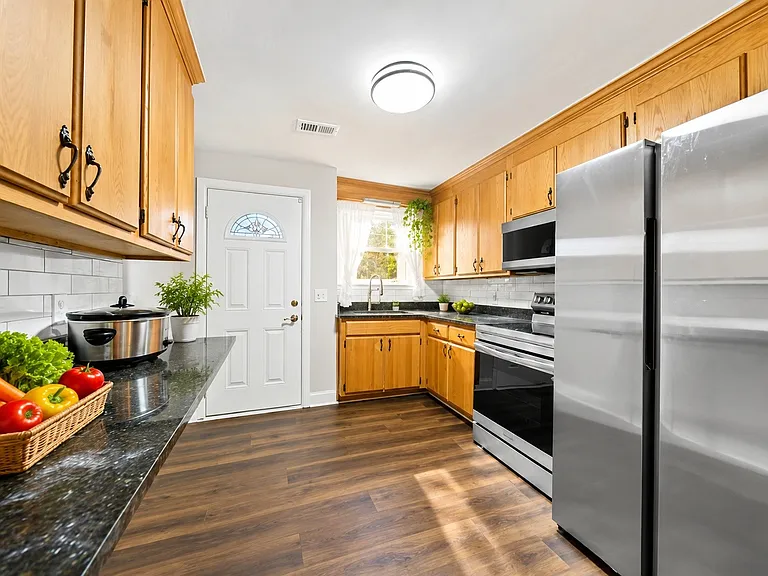 2209 Lindell Ave — Photo 24