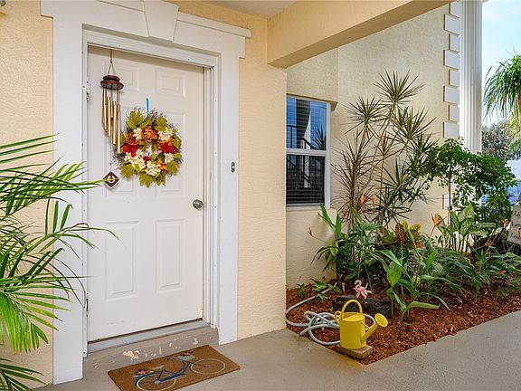 4th image of 870 Lake Orchid Cir APT 106