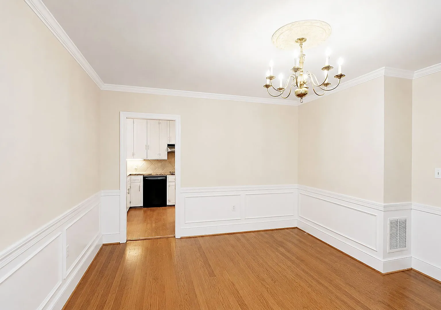 Spacious Pet-Friendly Greenbrier Home with Recent Updates + Lawn Care Included — Photo 4