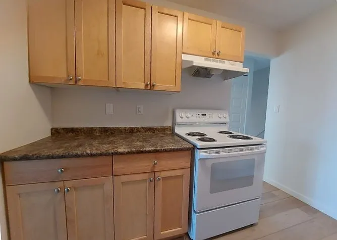 42 Onaway Ave — Photo 3