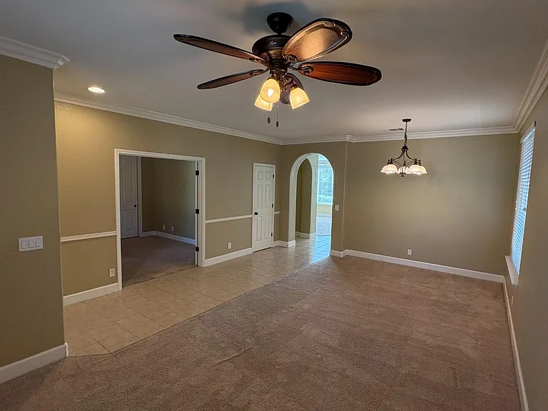 1105 N Perry Ave — Photo 8