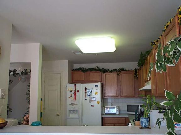 2nd image of 142 Wallace Ct #700