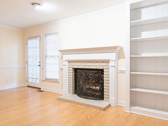 5th image of 6728 Queen Annes Dr