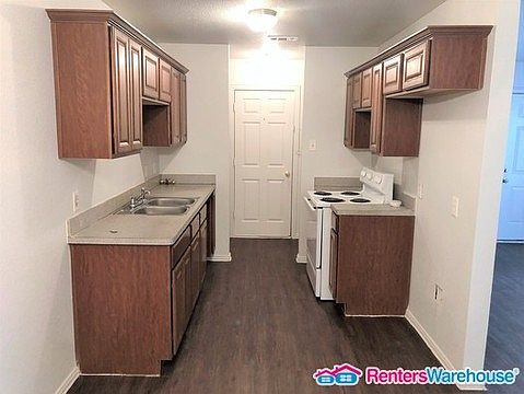 4th image of 3621 San Rose Dr