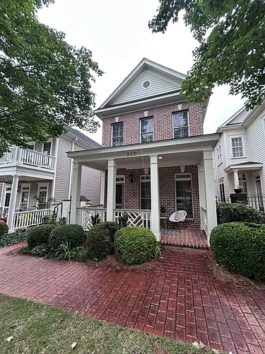 212 Village Walk Ln Photo 1