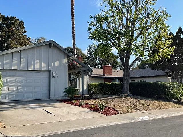 8575 Hydra Ln