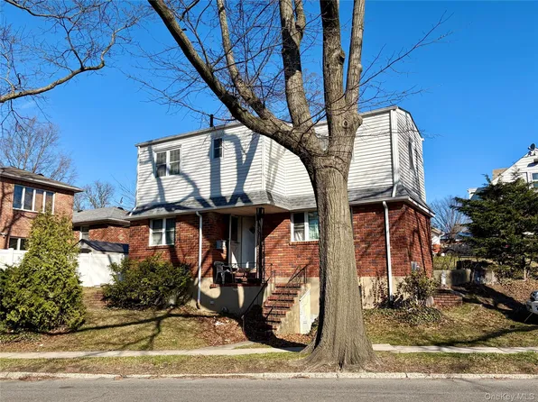 252-15 Horace Harding Expy, Little Neck, NY 11362