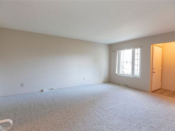 5th image of 16605 Ernadale Ave