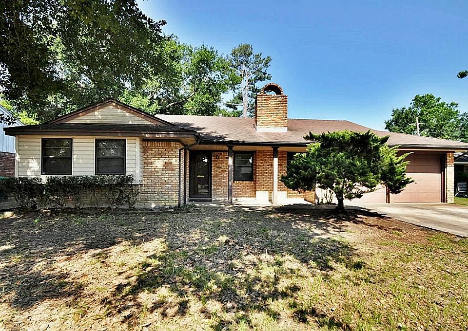 1st image of 2027 Ottawa Ln