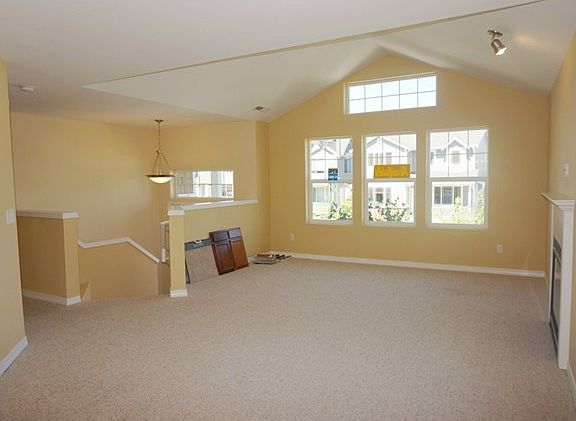 3rd image of 2415 Chateau Dr