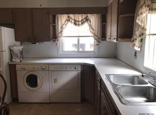 40 Smith Rd, North Chatham, NY 12132