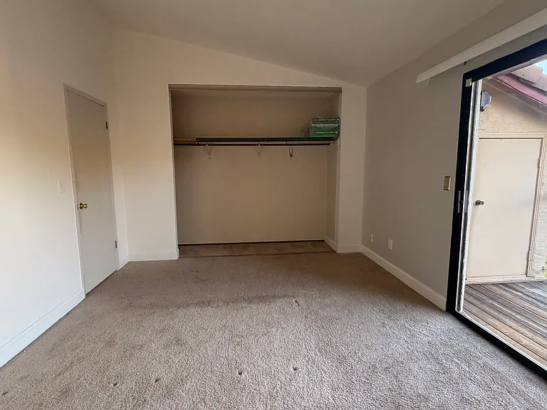 Peppermill Cir — Photo 29