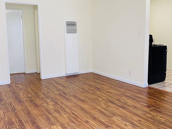 4th image of 3761 S Barrington Ave APT 3