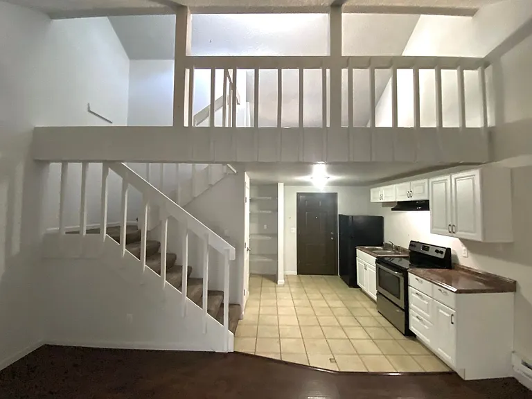 2907 E Wabash Ave — Photo 7